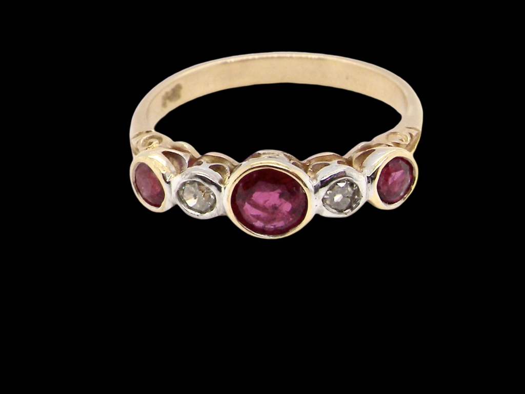  vintage Ruby and Diamond Ring