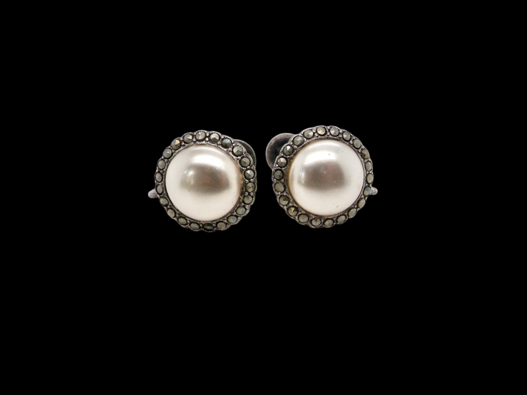 vintage pair of pearl earrings