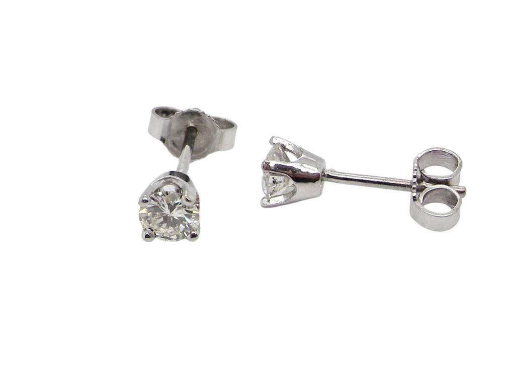  diamond stud earrings