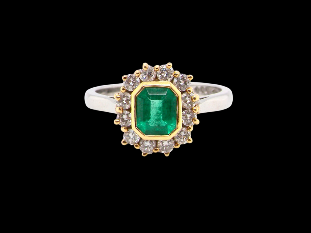 A fine emerald and diamond  ring