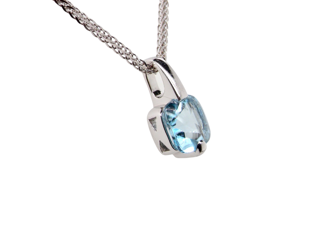 aquamarine pendant