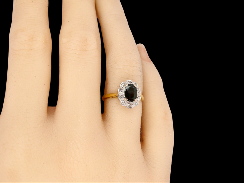 sapphire and diamond  ring