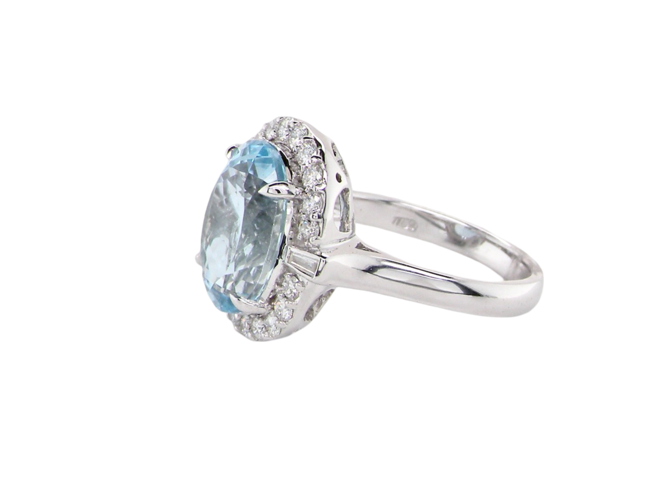 An impressive Aquamarine and Diamond Cluster Ring side view