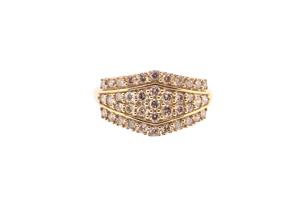 A multi cluster diamond ring