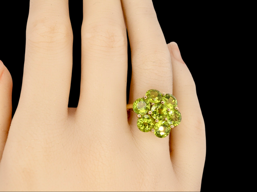 A Peridot dress ring rear view