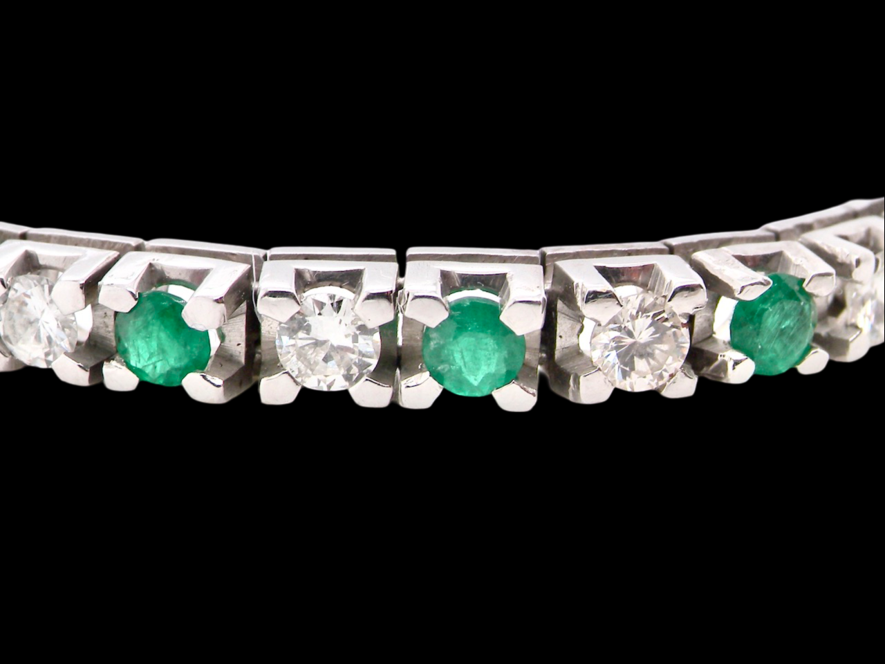 white gold Emerald and Diamond line bracelet