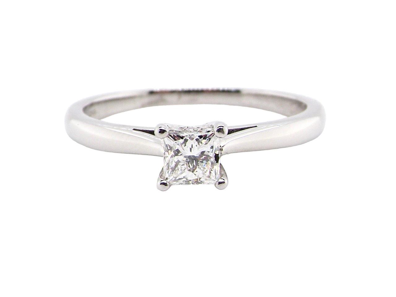 Solitaire princess 2025 cut diamond