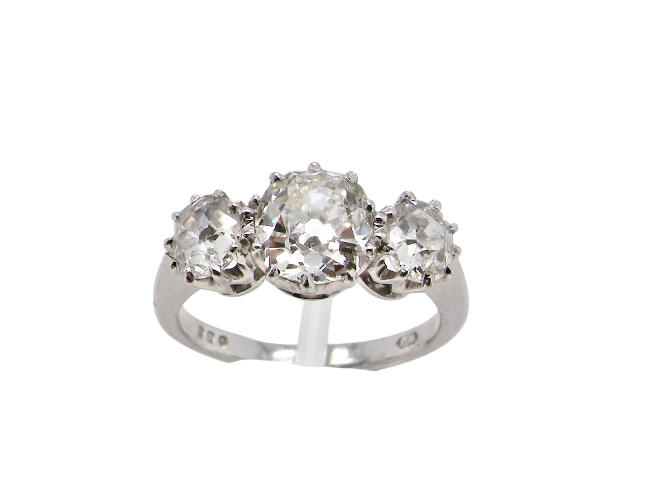 3 stone diamond ring