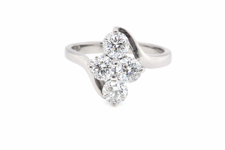 This four stone ring features brilliant cut white diamonds, each 4mm (0.25 carats). The total estimated weight is one carat, with a colour rating of G-H and a clarity rating of SI.
