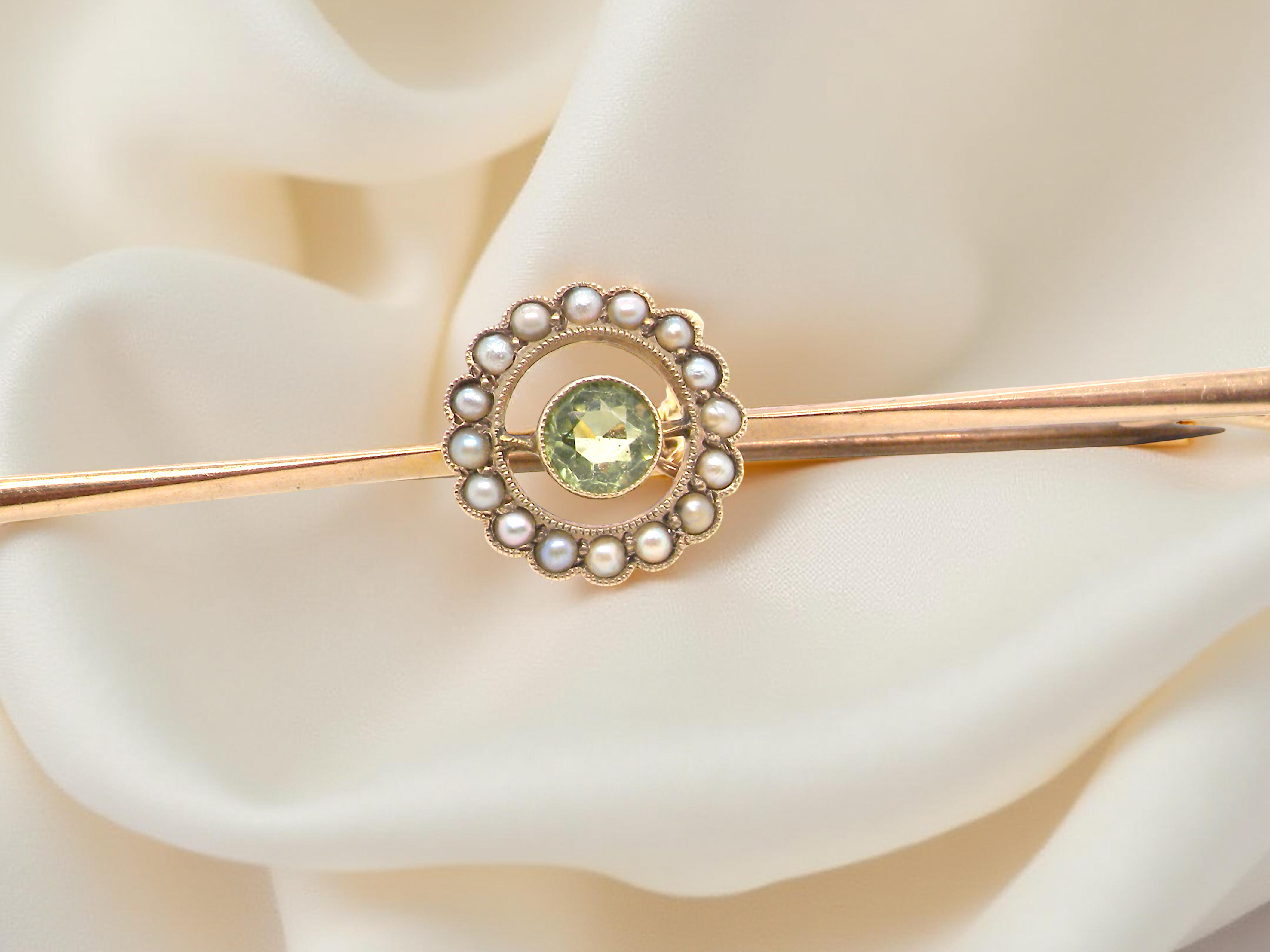 An Early 20th Century Peridot Brooch