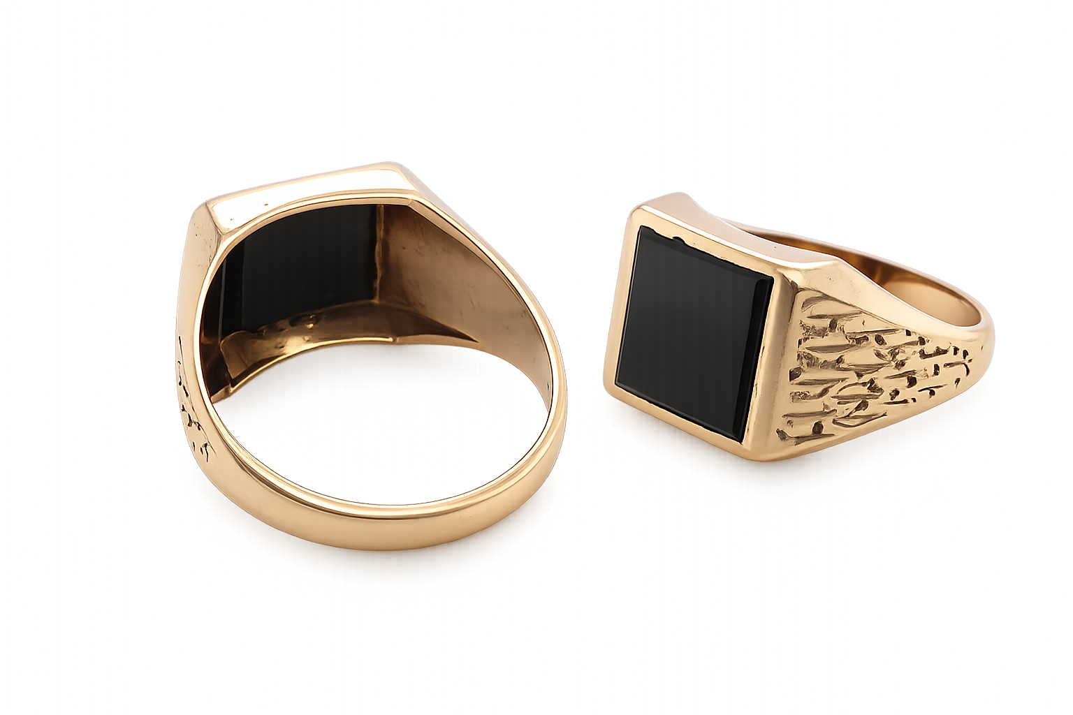 collection A 9 carat gold signet ring. Features a square cut black onyx stone, 10x10mm (est) .
