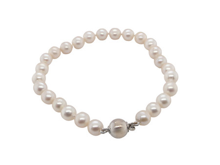  cultured pearl bracelet. High quality pearls, each 6.5mm, 