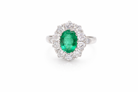 💚 An Emerald and Diamond cluster ring