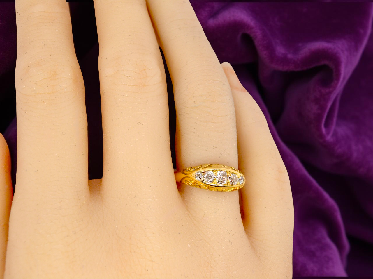 A_Victorian_diamond_five_stone_ring