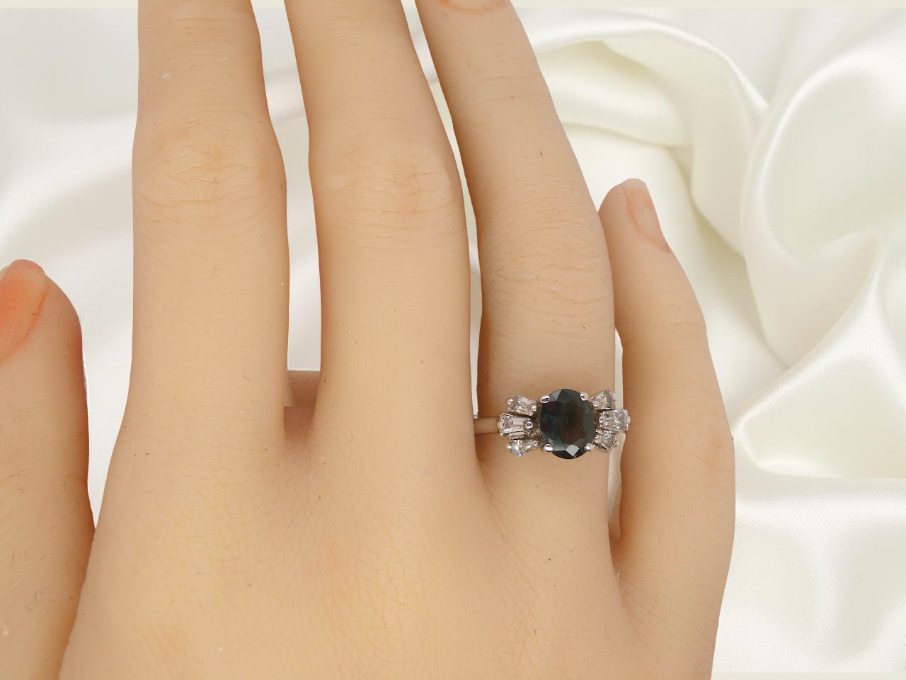A Vintage 1970s Sapphire &amp; Diamond Ring –&nbsp;