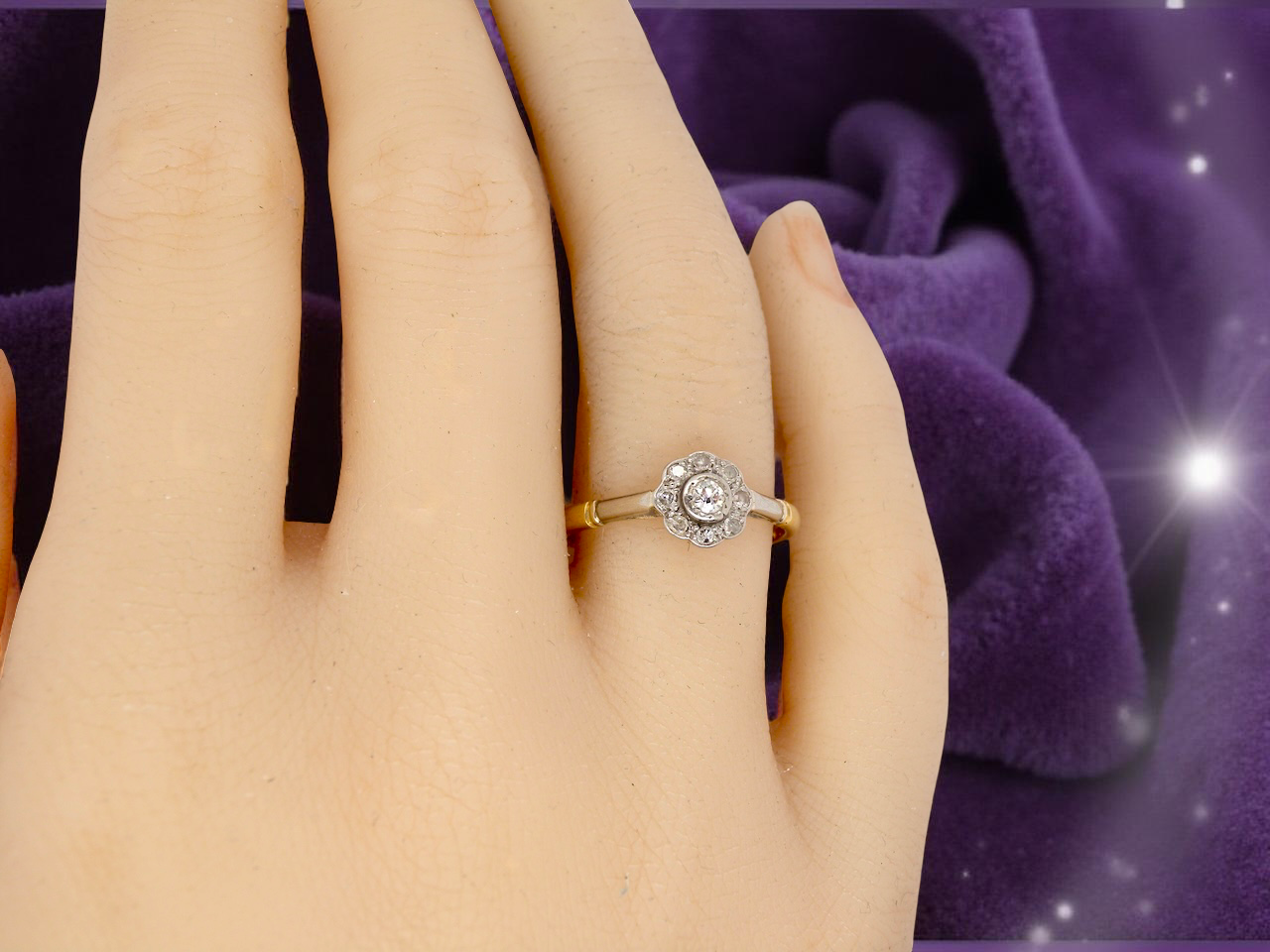 An Early 20th Century Diamond Daisy Cluster Ring – Platinum &amp; 18ct Gold