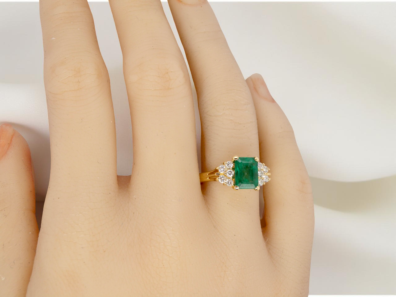  An Emerald &amp; Diamond 18ct Gold Ring
