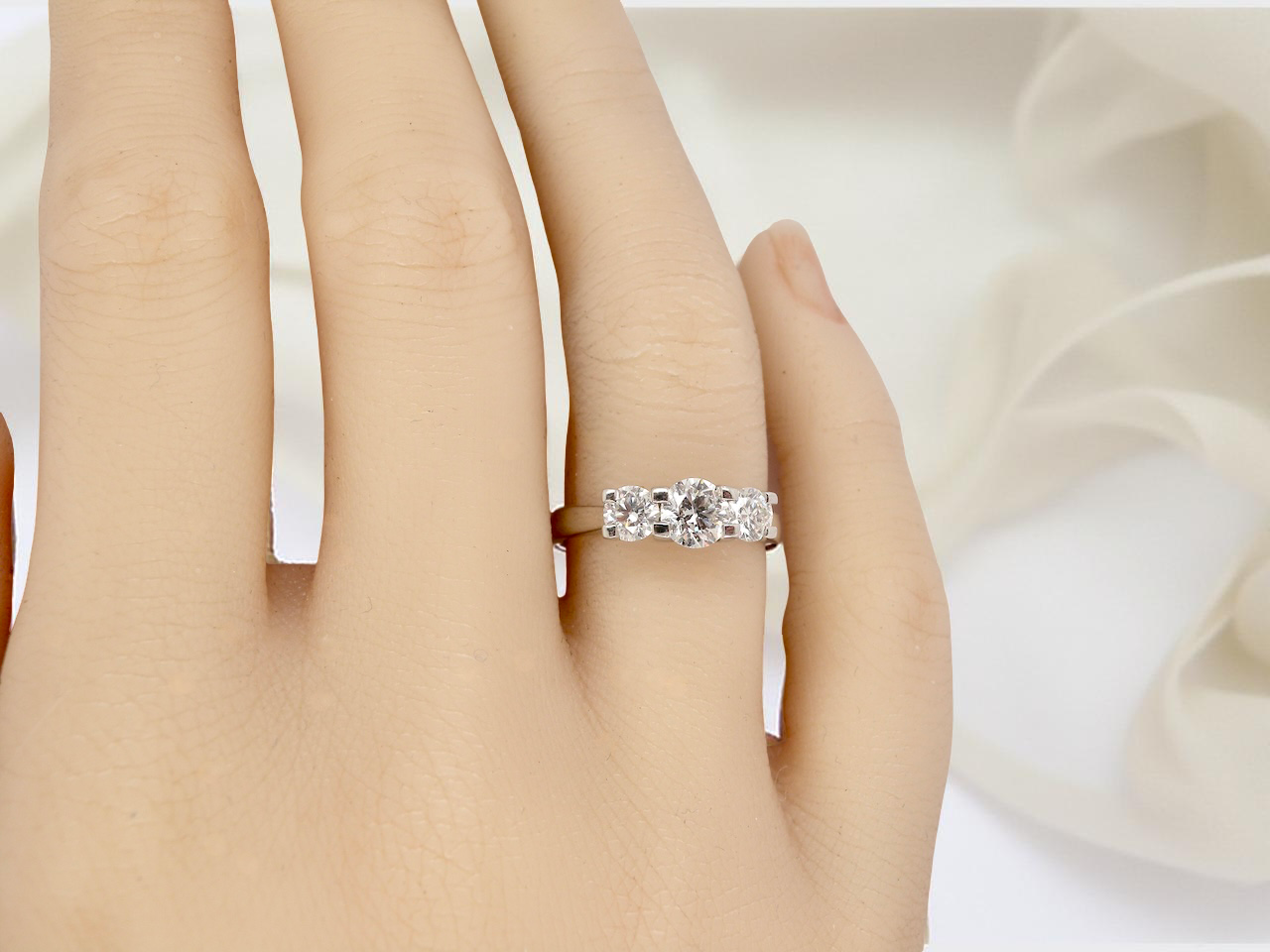 C 3 stone ring