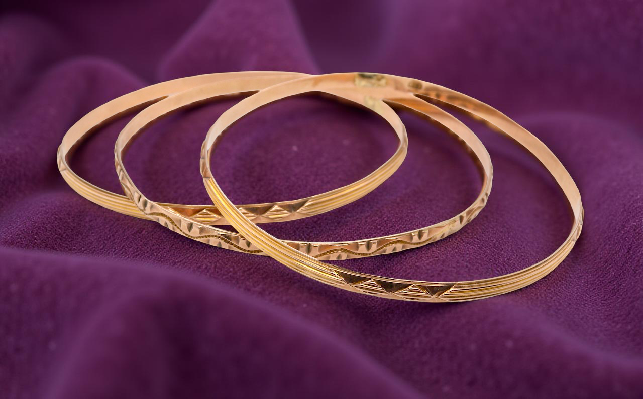 narrow gold bangle slave