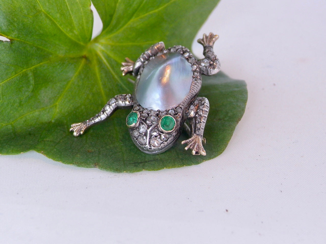 An unusual antique Frog Brooch