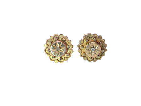 pair of early 20th century earrings. Flower shaped,