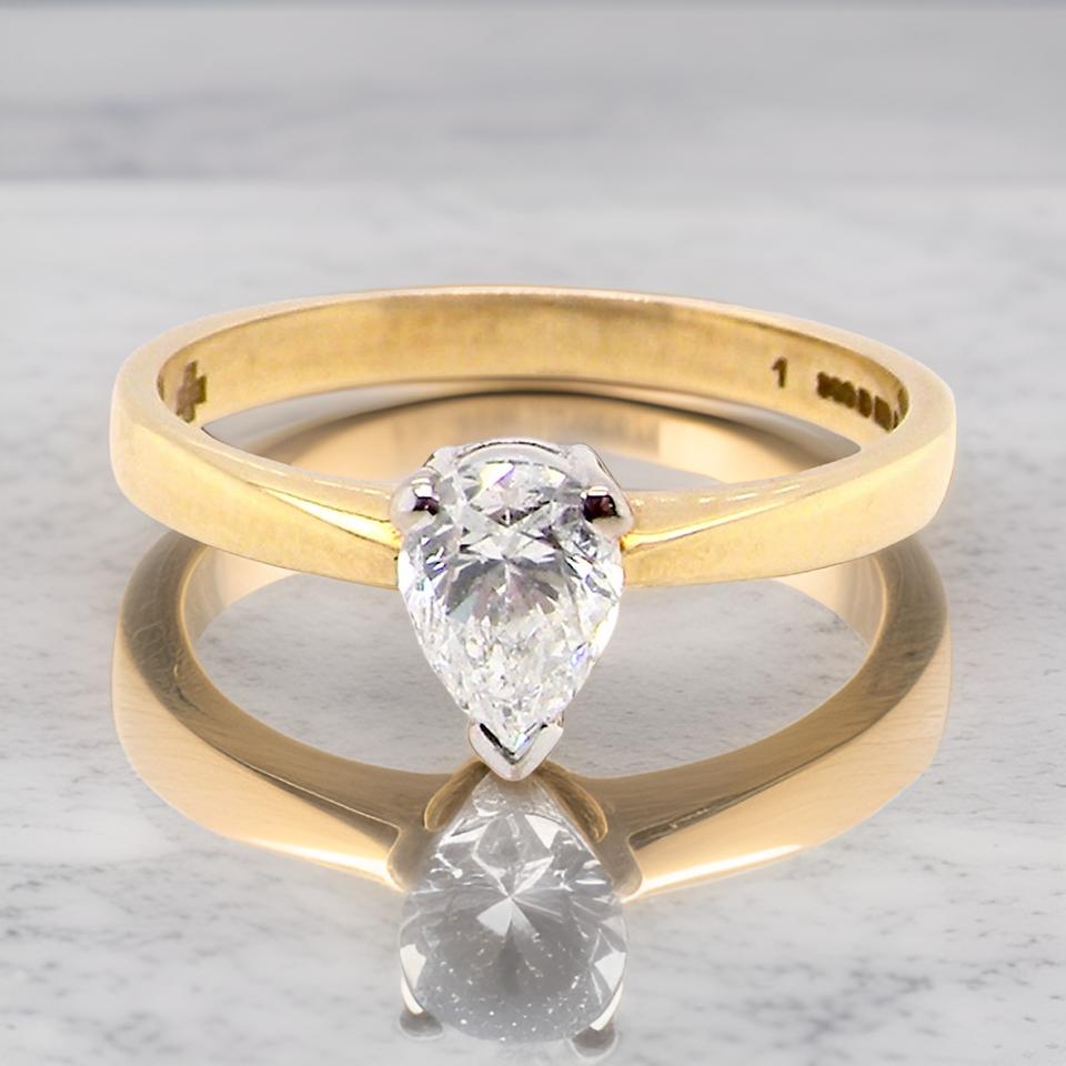  fabulous Pear shaped Diamond Ring