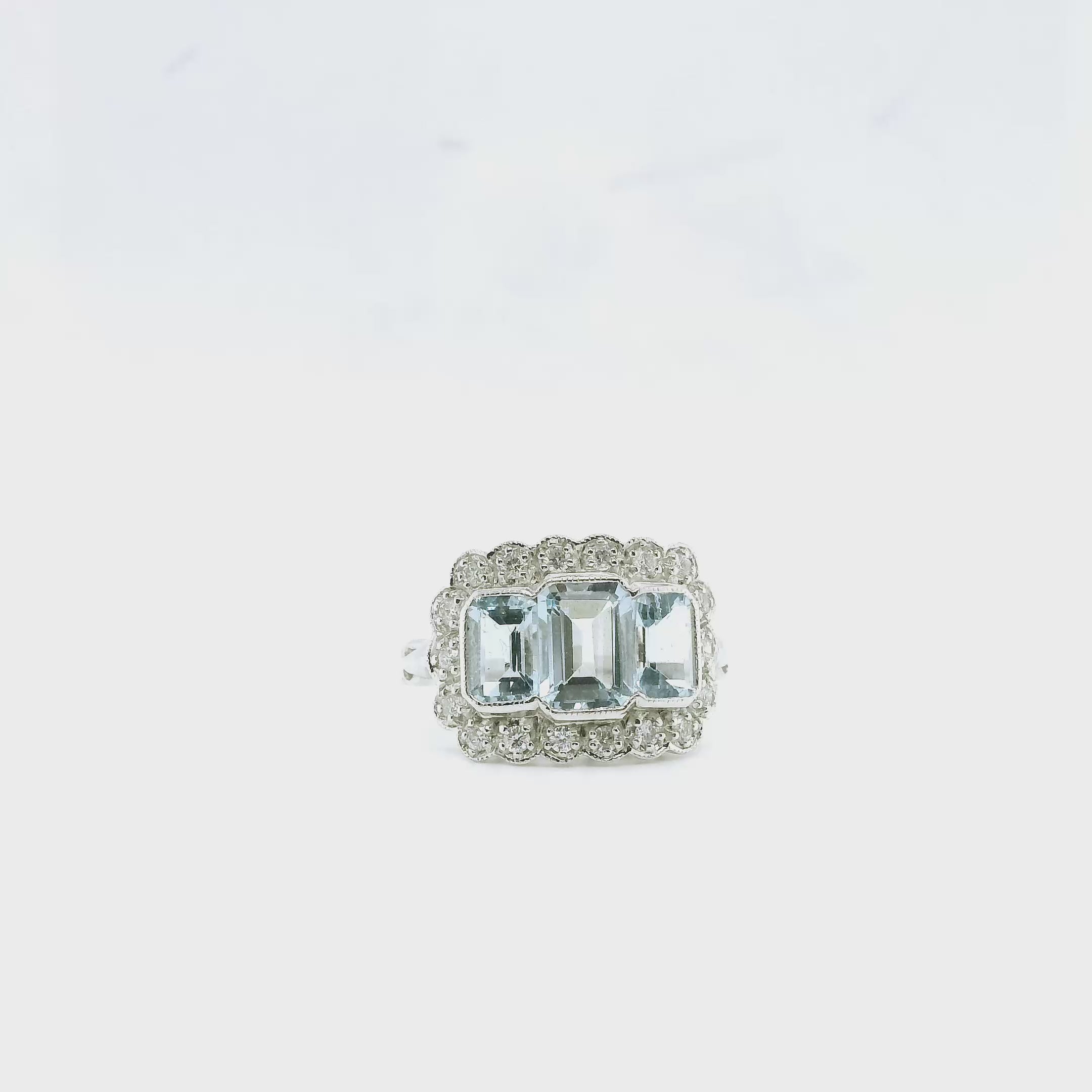 mpressive Aquamarine and Diamond ring