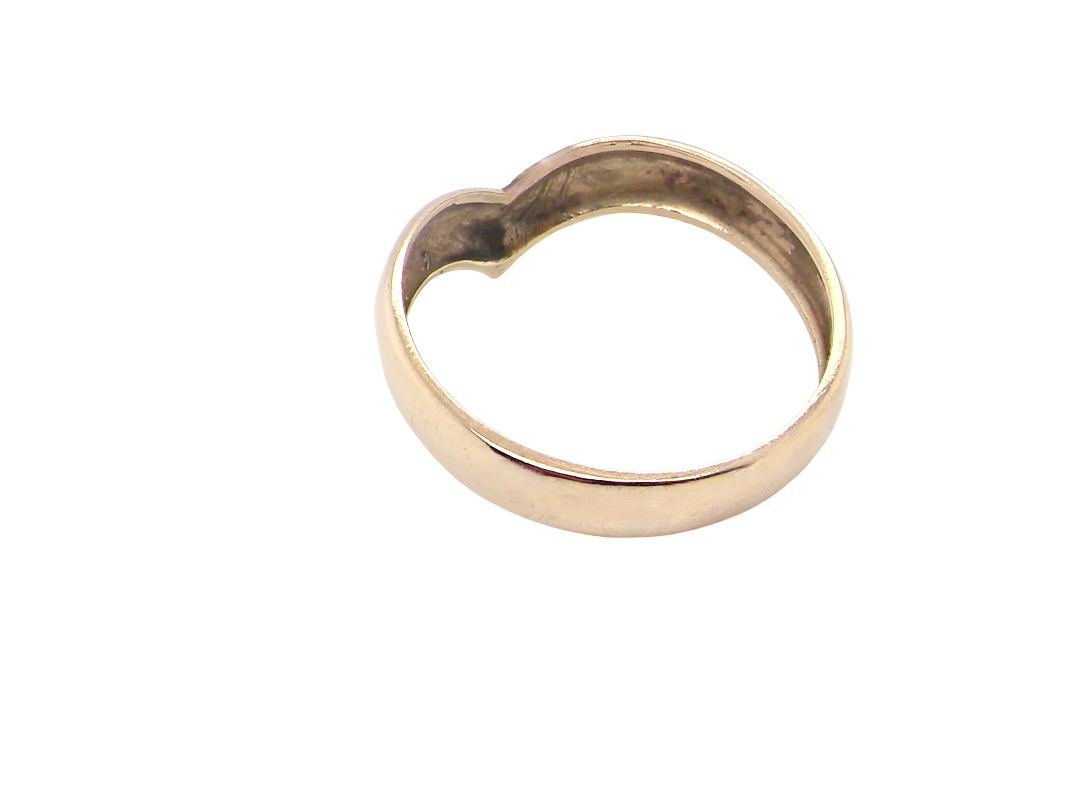 rear A 9 carat gold wishbone shaped ring. Can be worn as a statement piece or as a wedding ring.
