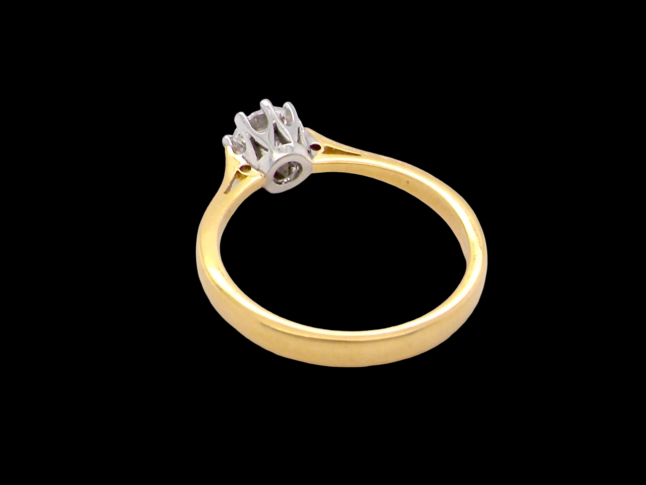 A Beautiful Solitaire Diamond Ring