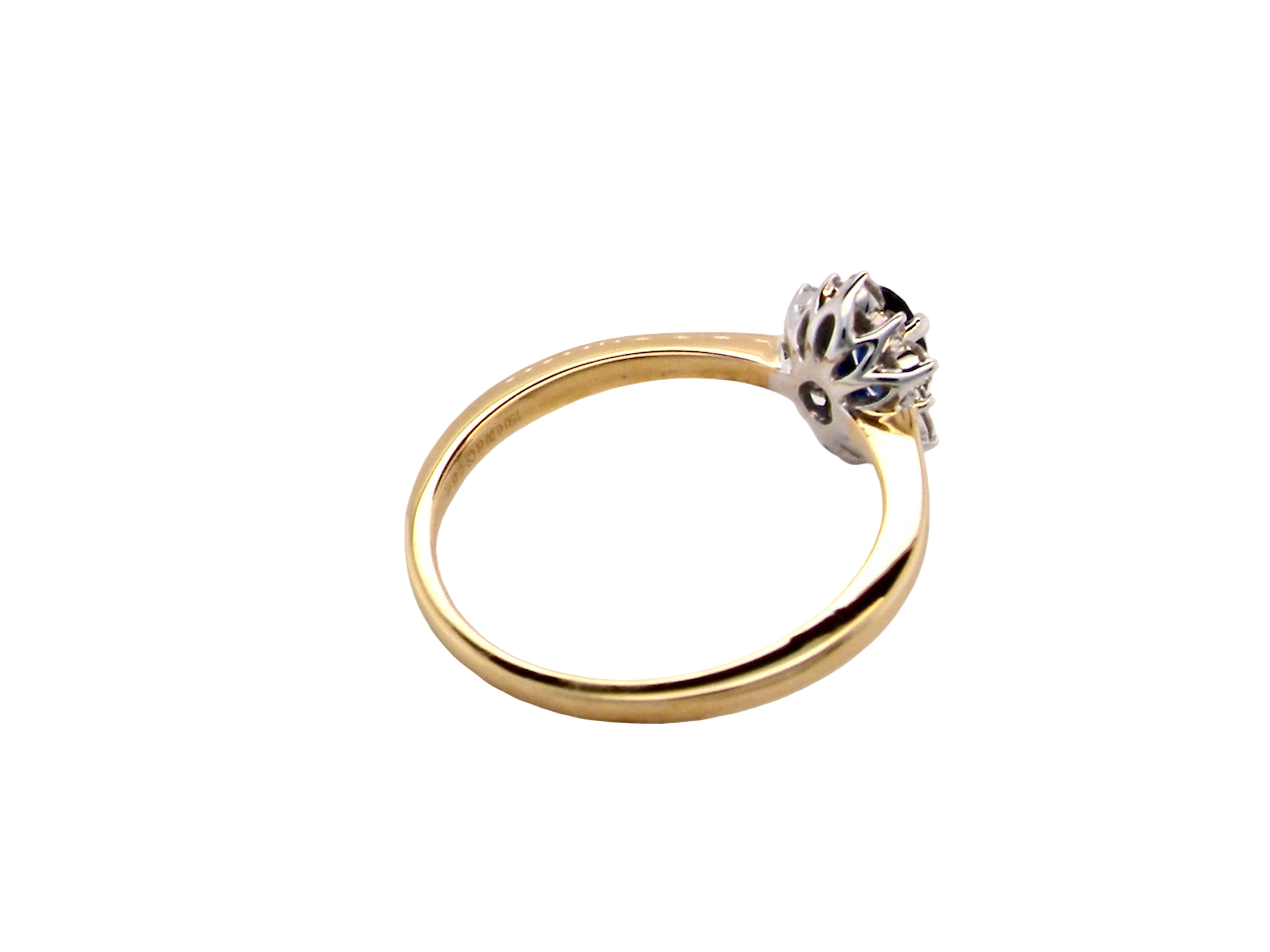 A pretty 18 carat gold Sapphire and Diamond ring