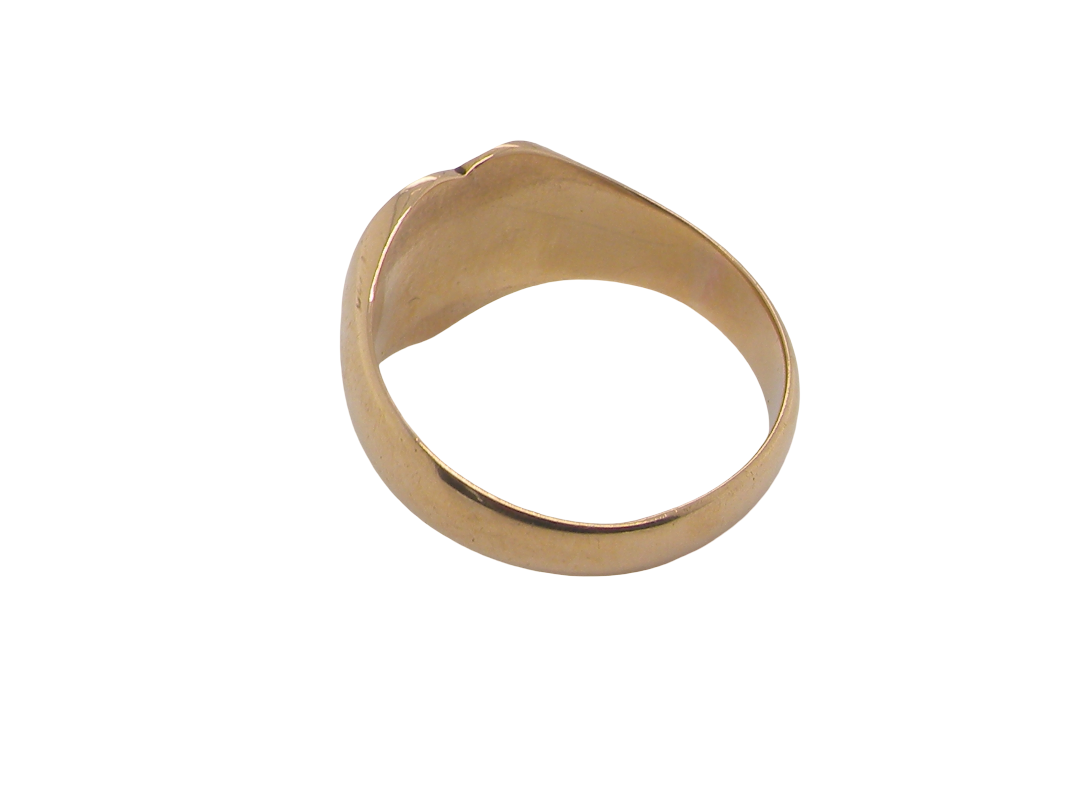 rear A very unusual signet ring, hallmarked in Birmingham in 1900.

The head is heart shaped and measures 11x10mm. 