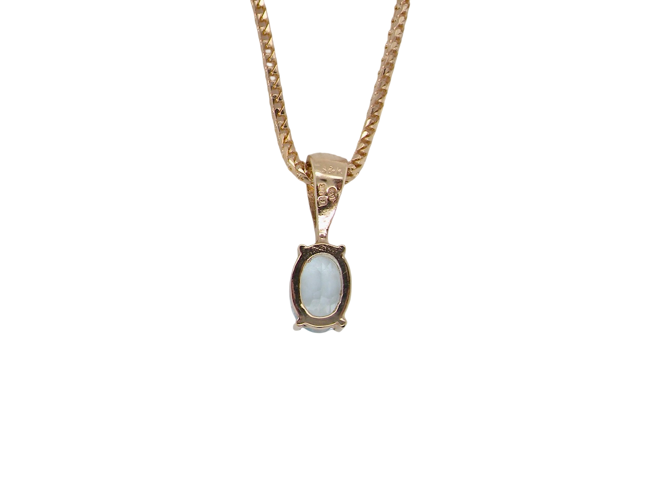 An Aquamarine solitaire pendant