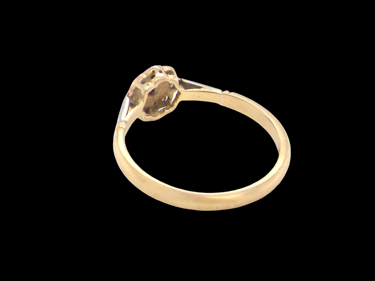 An Early 20th Century Diamond Daisy Cluster Ring – Platinum &amp; 18ct Gold