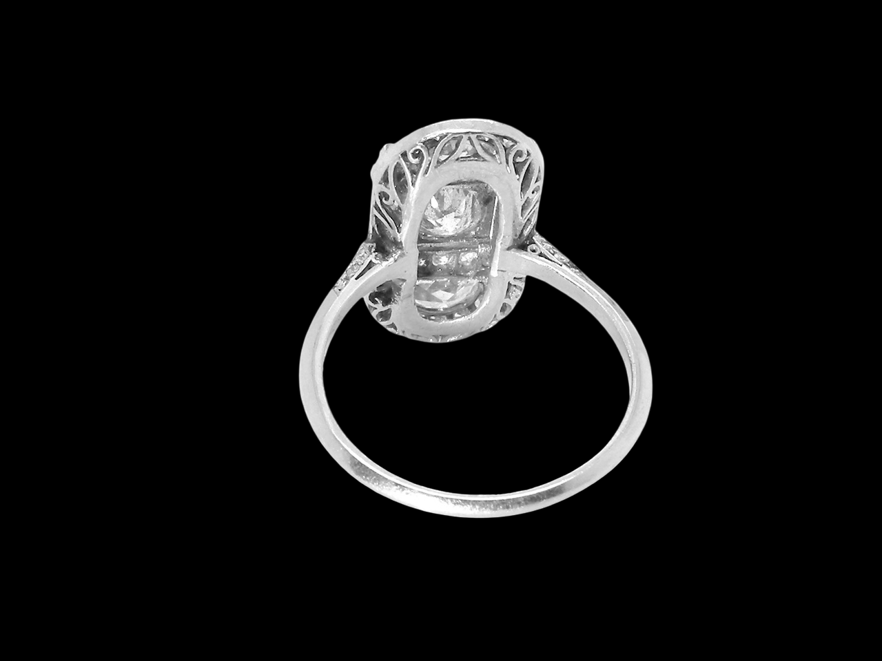 rear beautifully crafted Art Deco plaque-style diamond ring, s