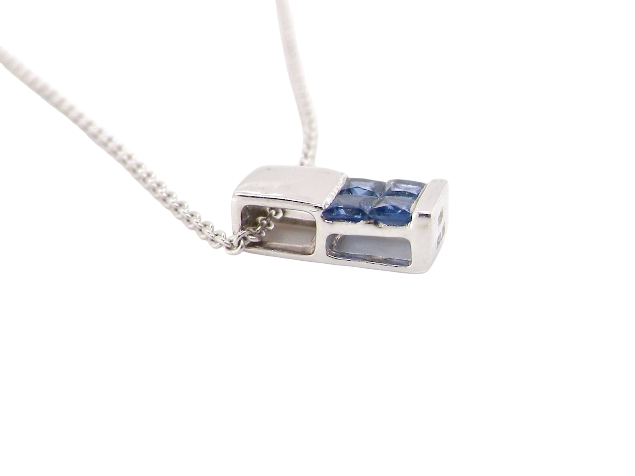  An 18 carat&nbsp; White Gold*&nbsp; Pendant with Sapphires 