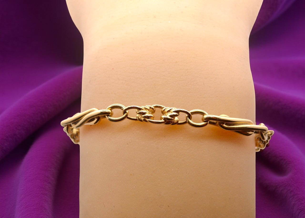 wrist A 9 carat bracelet&nbsp; taken from a watch Albert chain