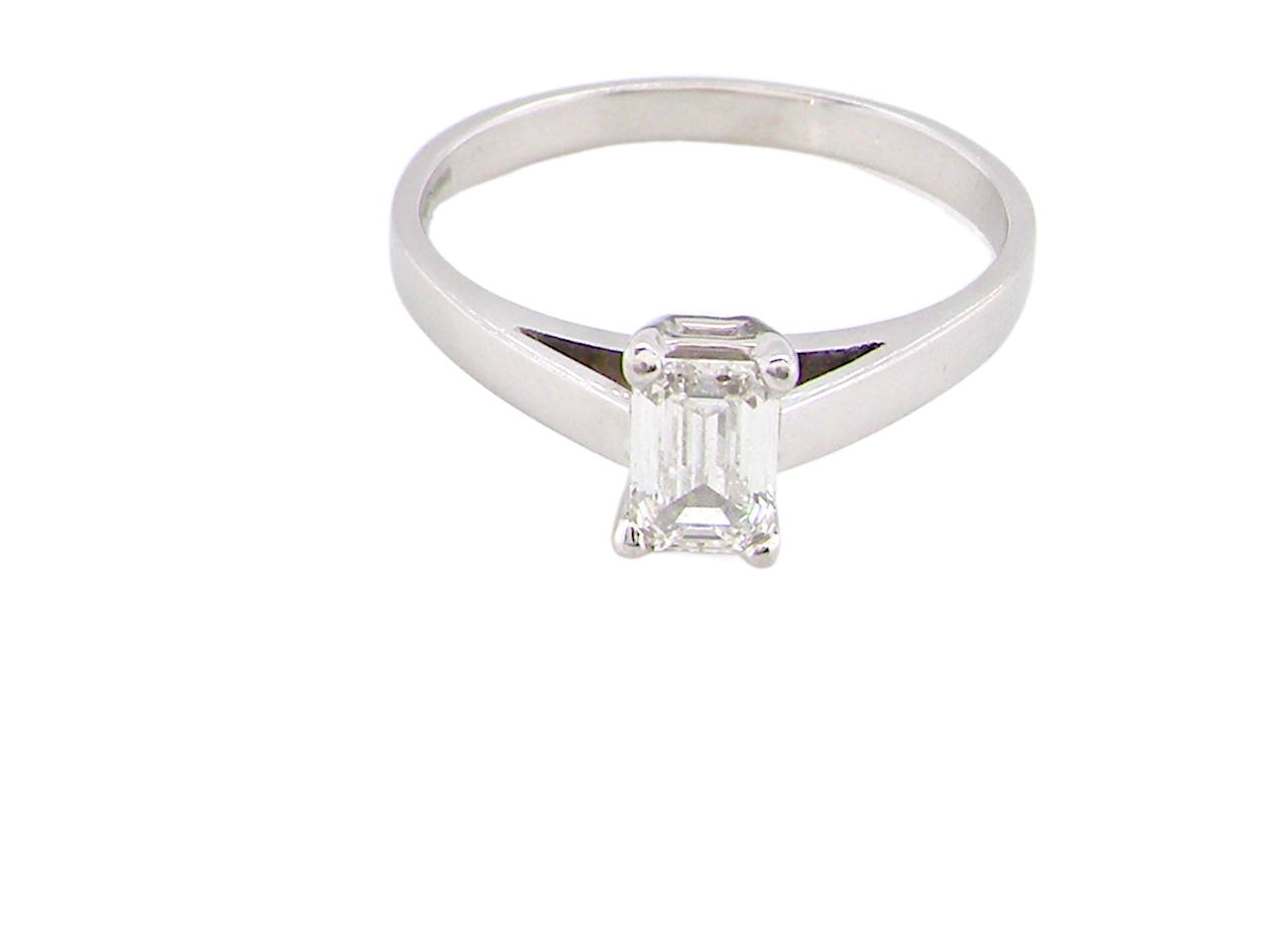 solitaire diamond ring