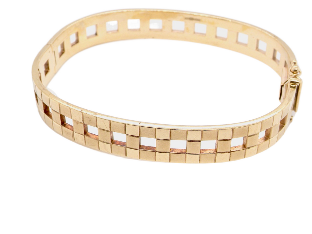 9 carat gold bangle