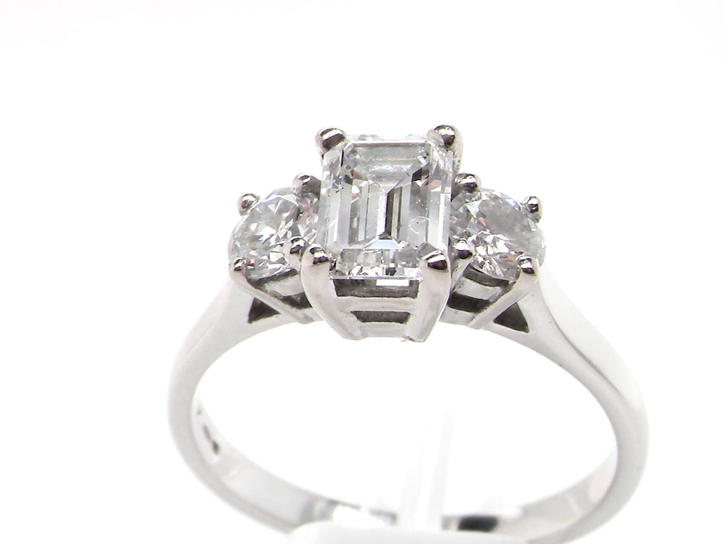 Vintage impressive platinum diamond ring