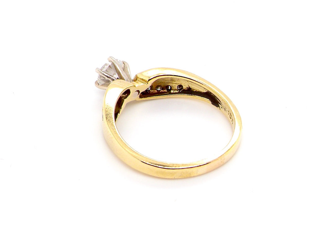 gold solitaire diamond ring