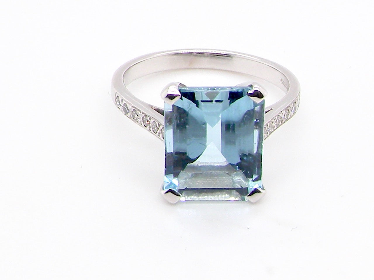 aquamarine and diamond ring