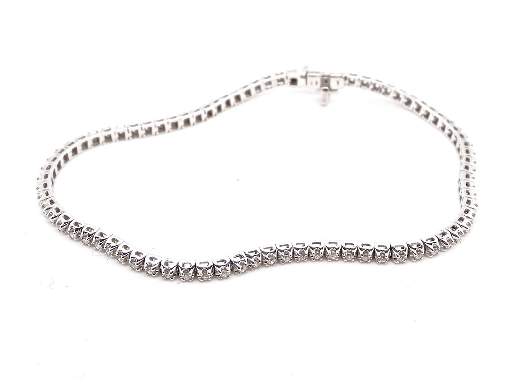 18 carat white gold diamond tennis bracelet