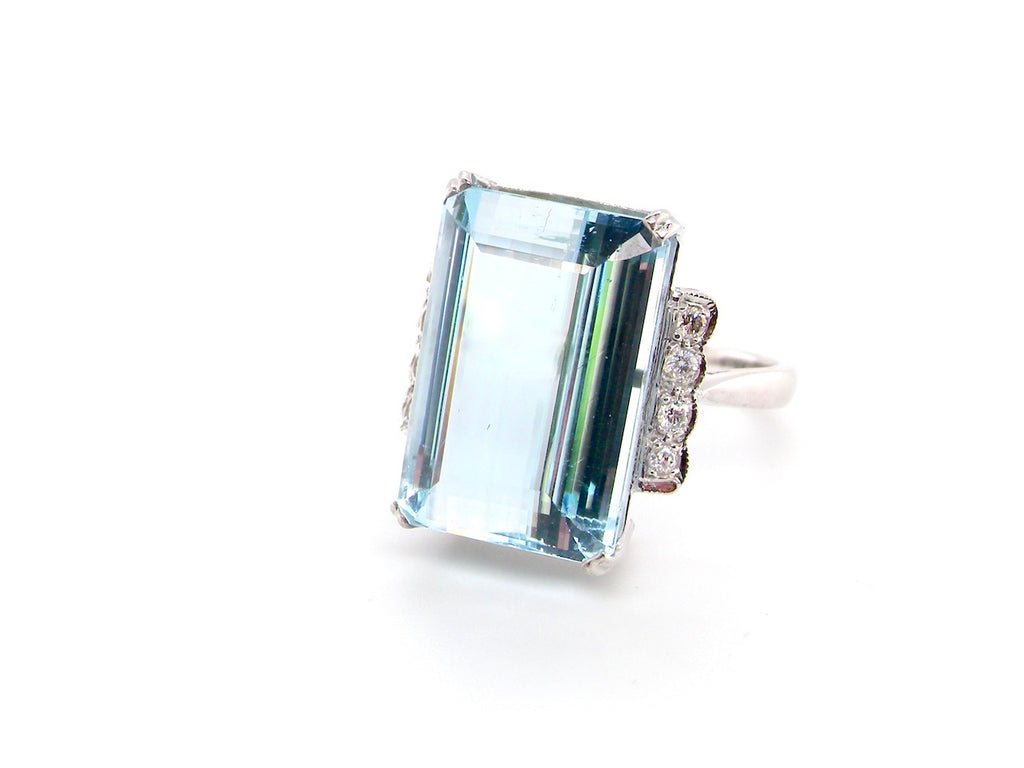 18 carat white gold aquamarine and diamond ring